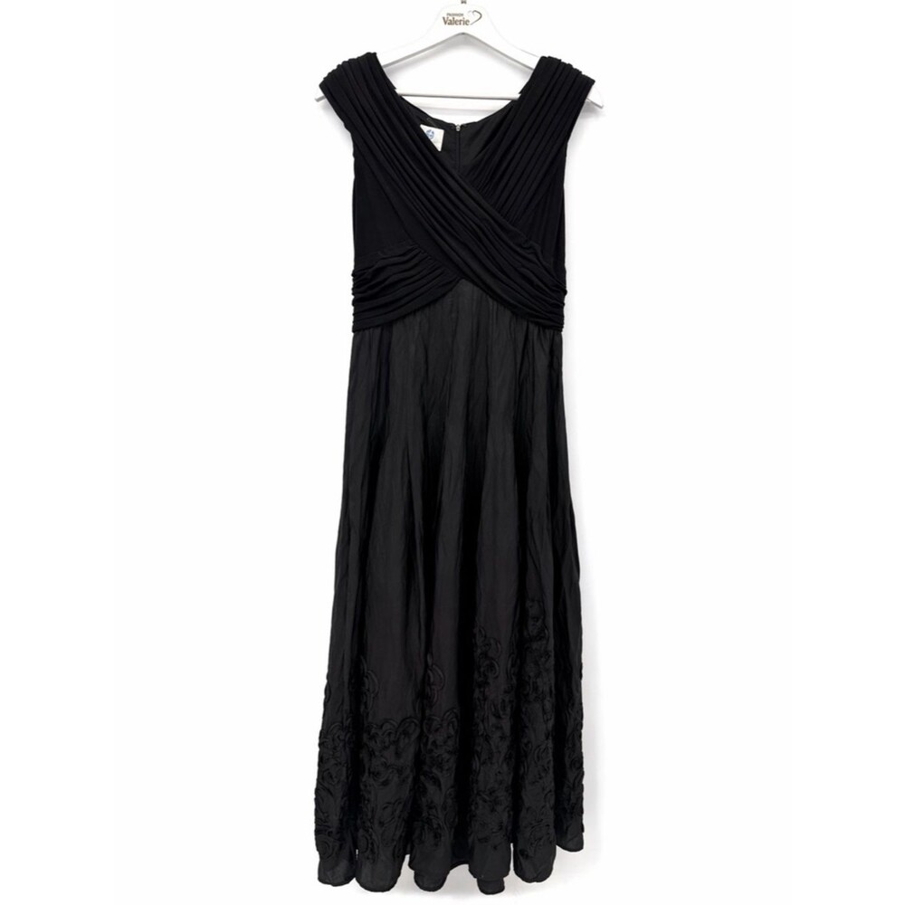 Patra Black Formal Dress Taffeta Floral Rosette Size 12 Gown Size 12 Evening